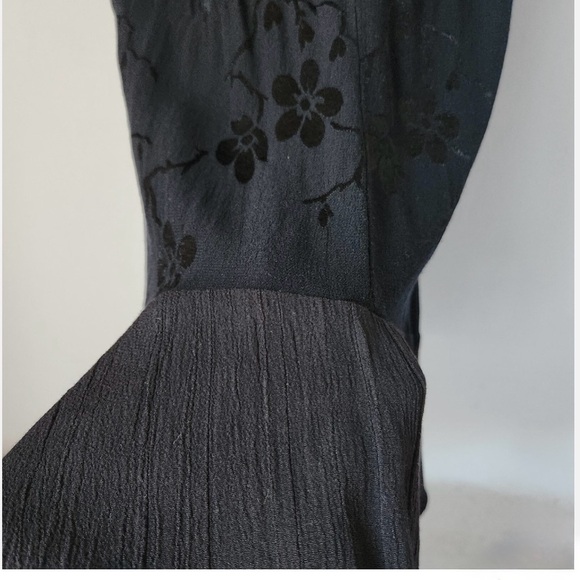 SPENCER ALEXIS Elegant Black Floral Skirt - Picture 7 of 7